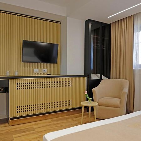 Mark Hotel Tirana Bërxull Exteriör bild