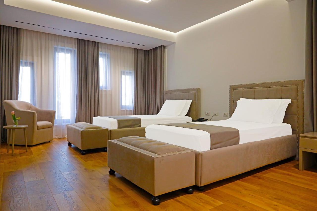 Mark Hotel Tirana Bërxull Exteriör bild